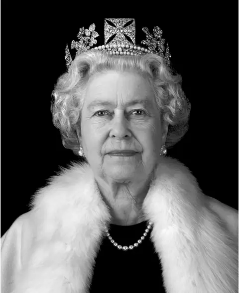 Chris Levine/Rob Munday © Jersey Heritage Trust Equanimity / Queen Elizabeth II by Chris Levine (artist), Rob Munday (holographer) © Jersey Heritage Trust 2004