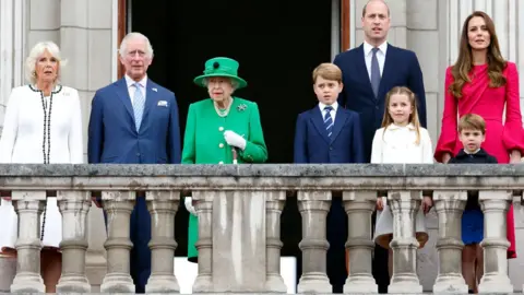 Getty Images Camilla, Duchess of Cornwall, Prince Charles, Prince of Wales, Queen Elizabeth II, Prince George, Prince William, Duke of Cambridge, Princess Charlotte, Prince Louis, and Catherine, Duchess of Cambridge on the balcony of Buckingham Palace following the Platinum Pageant on June 5, 2022