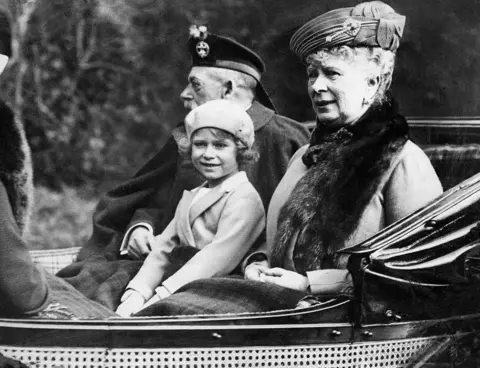 Getty Images Princess Elizabeth sitting in the horse drawn carriage with her grandparents King George V and Queen Mary on the way back to Balmoral after attending church at nearby Crathie. 5th September 1932.