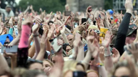 trnsmt crowd