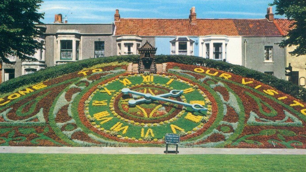 Floral clock