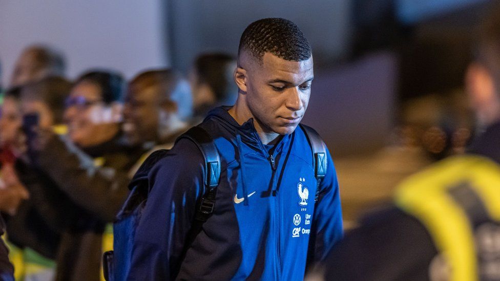 In pictures: France receive heroes' welcome in Paris after World Cup ...