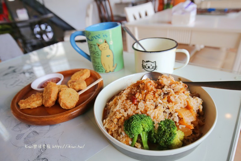 艾隆義式廚房｜彰化美食推薦Iron spaghetti，貓咪主題餐廳還有貓坐檯，平價料理專屬貓杯