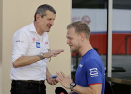 Guenther Steiner with Kevin Magnussen