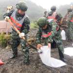 揮別「雙濕牌」小飛俠雨衣！陸軍新式數位迷彩雨衣亮相