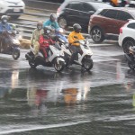 天氣預報》西南風發威！一圖看全台降雨熱區「豪雨下到發紫」，氣象署曝這天開始放晴回穩