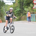 甜心女孩領軍「玩酷車隊」 小折電輔車首度騎進騎輪節！