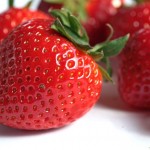 草莓怎麼挑？不是越大顆越甜，正確挑選方式看「這裡」3招保證挑到好草莓