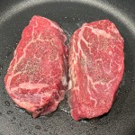 牛肉、豬肉、雞肉該順紋切還是逆紋切？一文看懂常見肉品正確切法，這樣切肉質軟嫩不乾柴