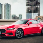 2024 Ford Mustang EcoBoost Premium 試駕：娛樂性十足的電控系統，動力架構開帥為主！