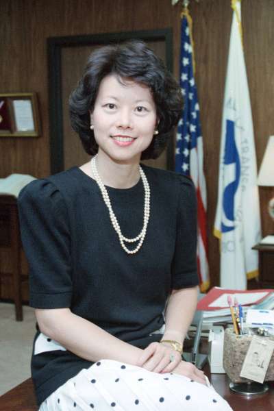 1989年的趙小蘭，當時她在老布希政府擔任交通部副部長。後來她還在小布希任內擔任勞工部長。（美聯社）