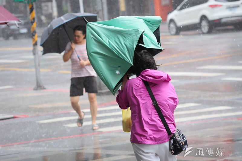 颱風凱米來襲，24日北部已見風雨。（資料照，顏麟宇攝）