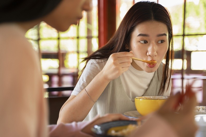 有台南人發現一款隱藏版小吃，似乎只有台南人才知道，就是傳統美食「嫩骨飯」。（示意圖／取自freepik）