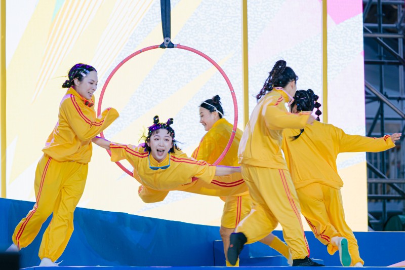 創作焦點女性馬戲參與「世界共融」主題演出。（圖／文化部提供）