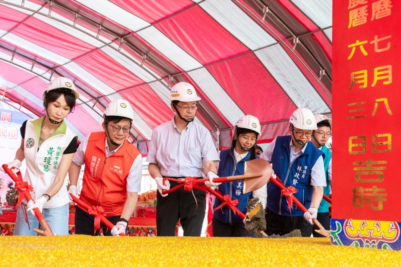 桃園市長張善政出席「桃園市日光非營利幼兒園新建工程」開工動土典禮。（圖／桃園市政府提供）