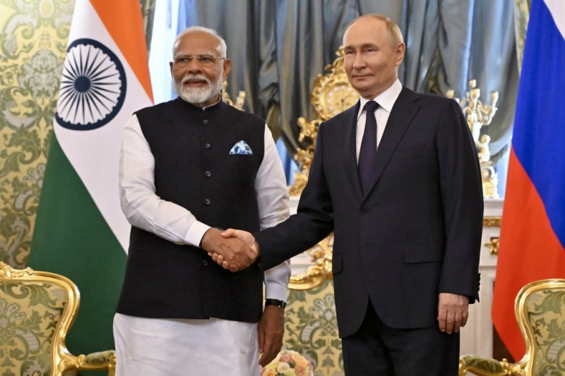 7月9日，印度總理莫迪在克林姆林宮與俄羅斯總統普京會晤。（AP）