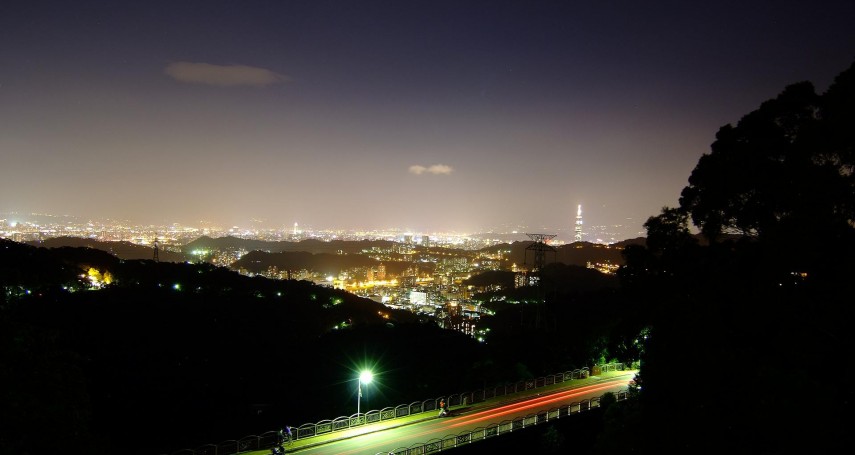 全台最熱門夜景推薦》10個神助攻告白聖地，讓浪漫夜色幫你們的戀情急速升溫！