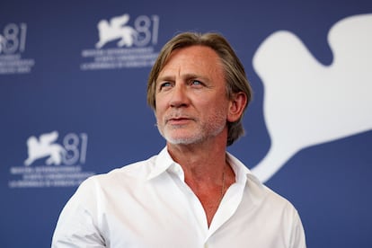 Daniel Craig posa en el photocall del 81º festival de cine de Venecia.