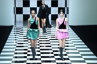 Desfile de otoño- invierno de Emporio Armani, también en Milán.