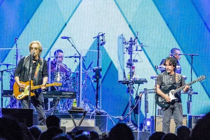 DARYL HALL and JOHN OATES at Viejas Arena in San Diego, California