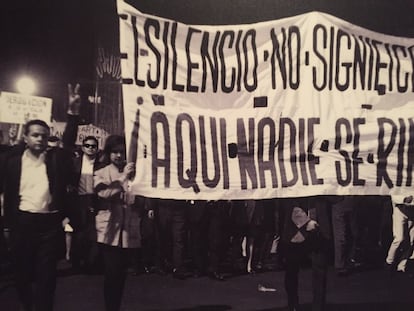 El 13 de septiembre de 1968, más de 250.000 personas marcharon a lo largo de Paseo de la Reforma para protestar en contra de las detenciones arbitrarias y la brutalidad policial. Esta manifestación, conocida como la Marcha del silencio, fue totalmente pacífica.