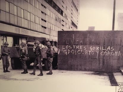 Ese día, francotiradores del Batallón Olimpia, un grupo paramilitar creado por el Gobierno mexicano, abrieron fuego contra miles de personas que se manifestaban en la plaza de las Tres Culturas, en Tlatelolco.