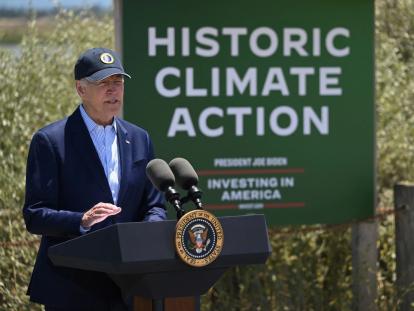 EE. UU. firmó el 4 de junio de 1994 el CDB, pero no fue ratificado. Gobiernos demócratas posteriores han hablado sobre proteger el ambiente. En la foto, el presidente Biden en California.