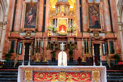 altar-capilla-mayor-catedral-cordoba