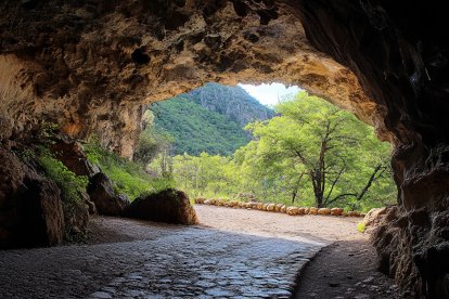 Cueva de Valporquero: descubre el impresionante tesoro subterráneo de León