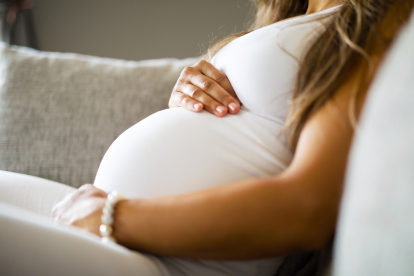 primer plano mujer embarazada