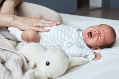 Los bebés pueden desarrollar intolerancias relacionadas con la leche.