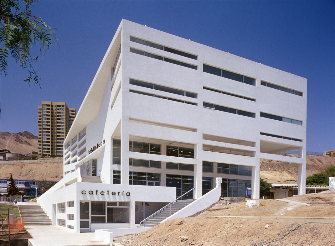 Biblioteca Central Universidad Católica del Norte / Marsino Arquitectos Asociados - Fachada