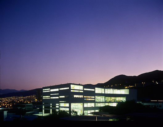 Biblioteca Central Universidad Católica del Norte / Marsino Arquitectos Asociados - Imagen 6 de 24