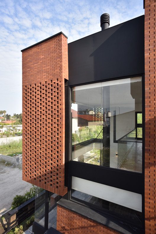 Maziar Brick House / Naghshe Khak Architectural Group - Brick, Facade, Windows