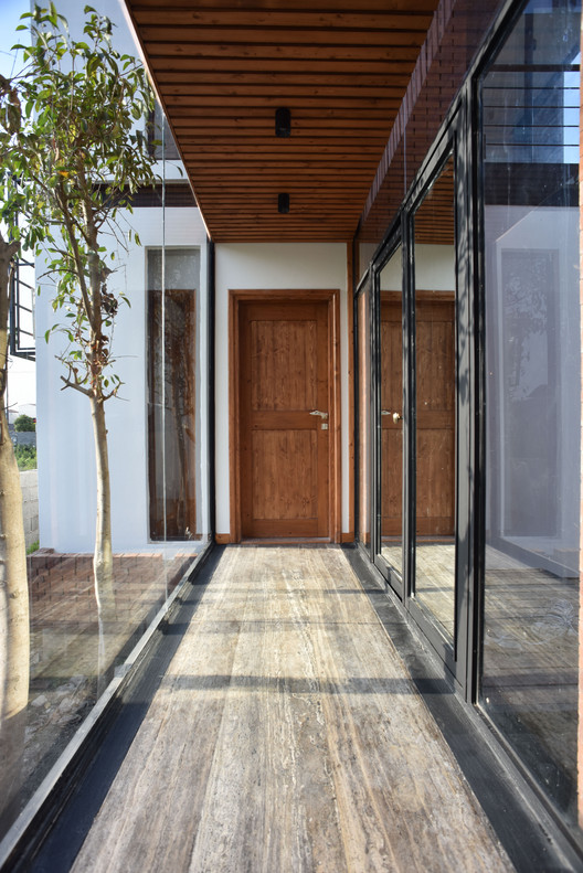 Maziar Brick House / Naghshe Khak Architectural Group - Door, Facade, Beam