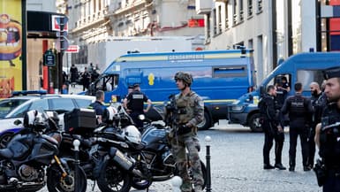 Un déploiement des forces de l'ordre après l'agression près de l'avenue des Champs-Élysées à Paris le jeudi 18 juillet 2024.