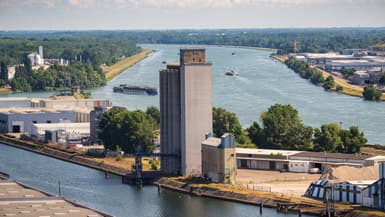 Le port de Strasbourg (Bas-Rhin) bordant le Rhin, pris en photo le 7 juin 2023.