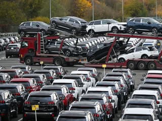 Automobile - Des voitures neuves sur le parking de l'usine Sochaux de Stellantis en décembre 2022.