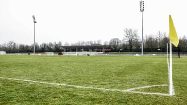 Un terrain de football amateur en France (illustration)