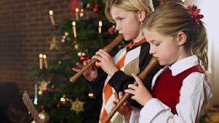 9 fiese Fragen zu Weihnachten: Lachen, wenn Kinder Blockflöte spielen?