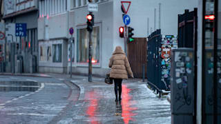 Glatteis im Winter: Wie entstehen die rutschigen Straßen?