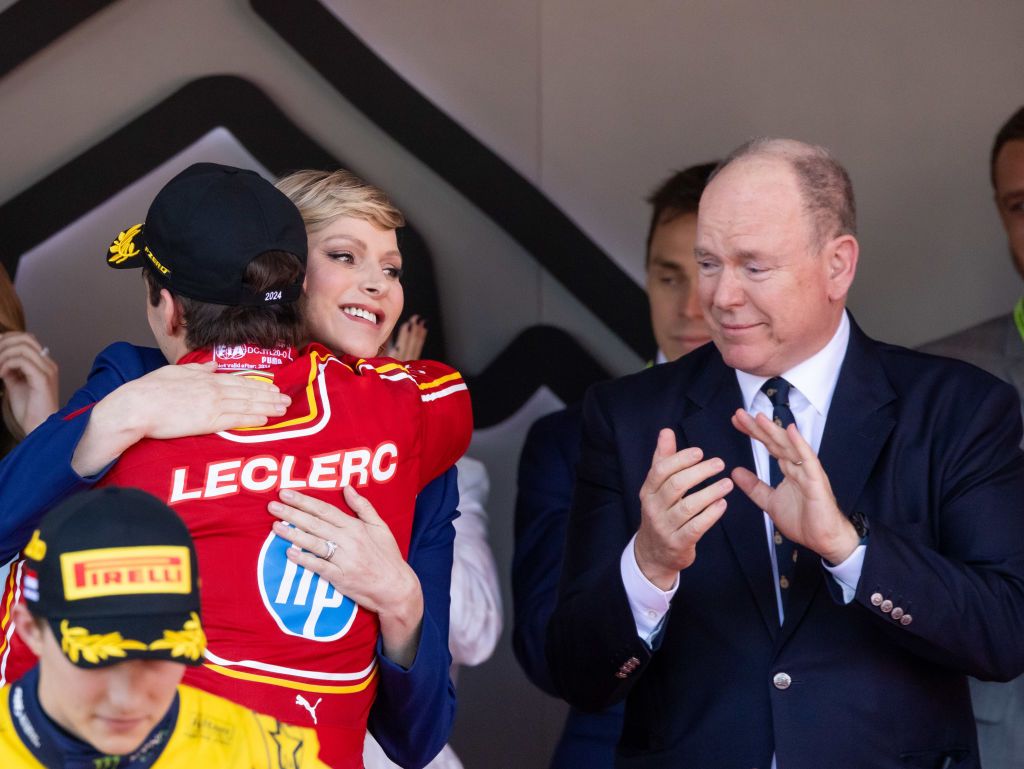 Charles Leclerc mit Fürstin Charlène und Fürst Albert