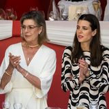 Schönes Mutter-Tochter-Gespann: Prinzessin Caroline von Hannover und Charlotte Casiraghi nehmen am Grand Prix du Prince während des 15. Internationalen Monte-Carlo Jumping teil.