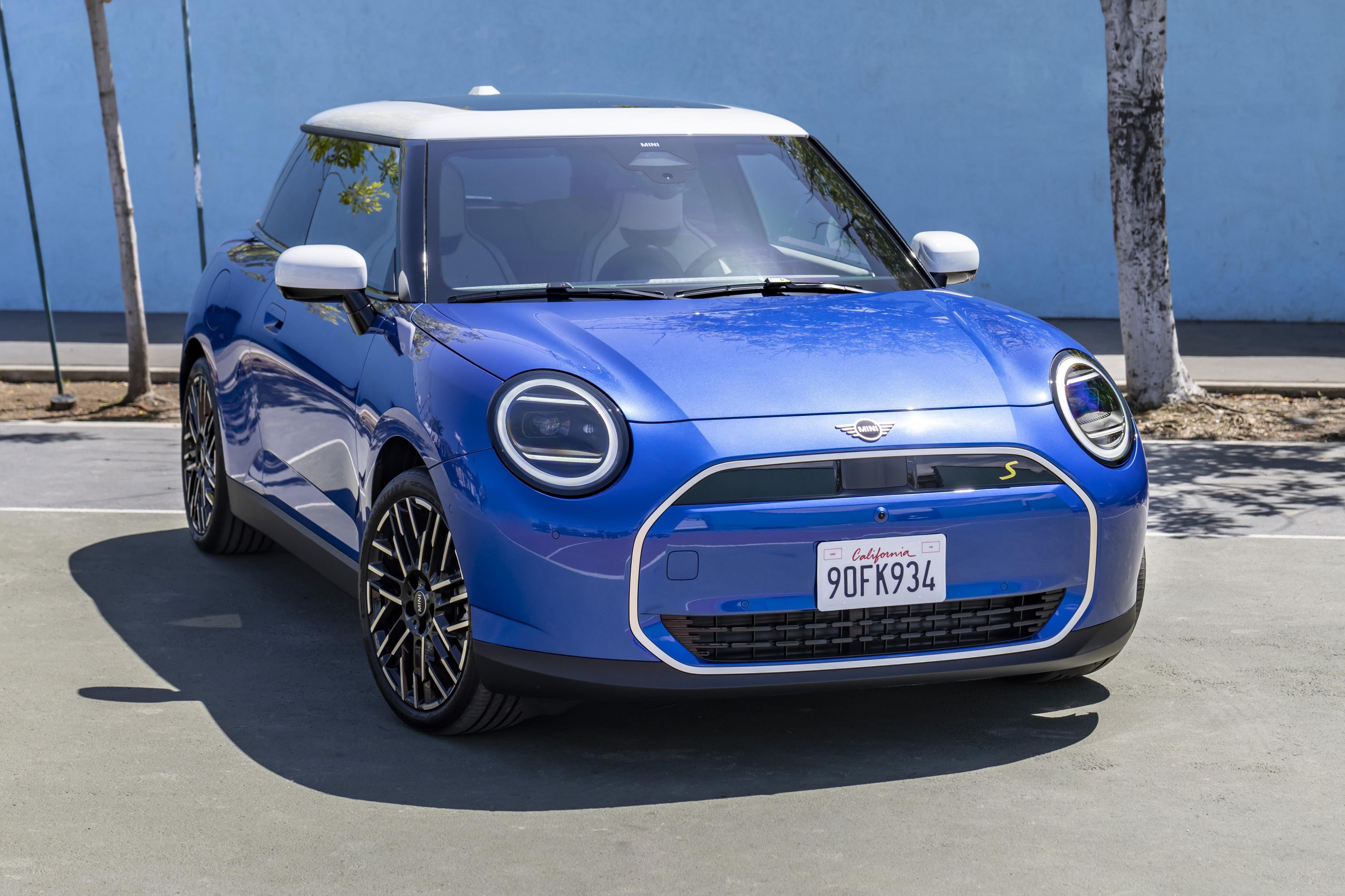 2024 Mini Cooper EV Electric city car revealed drivingdynamics