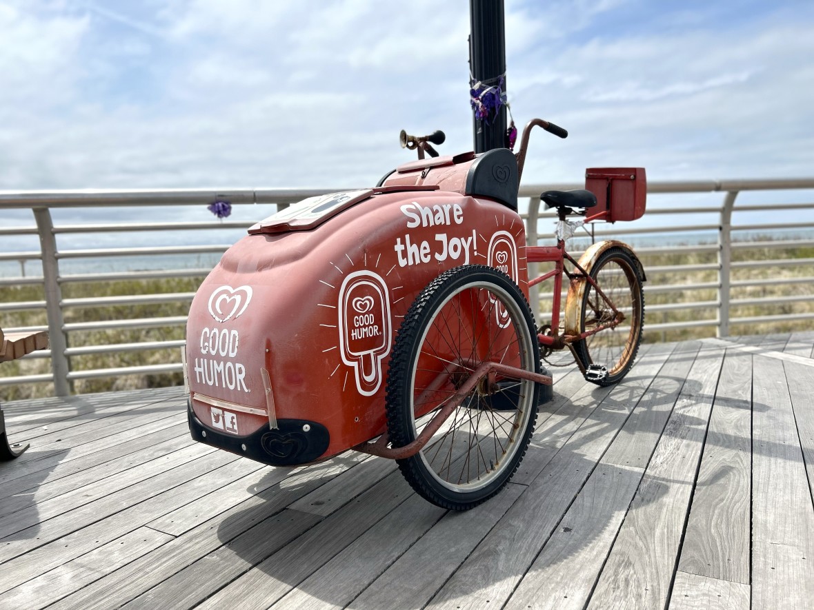 Boardwalk ice cream bike