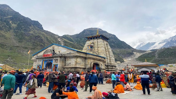 What's the row over constructing the Kedarnath temple replica in Delhi?