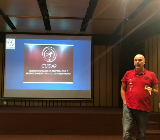 Dr Cláudio Cardone representa o Flamengo em Seminário de Ortopedia