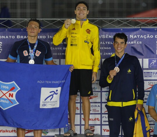 FlamengoENS é ouro no primeiro dia de Brasileiro de Natação