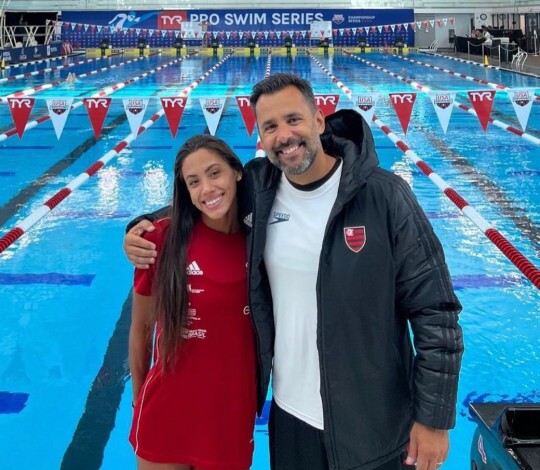 Gabi Assis quebra recorde mais antigo da natação feminina!