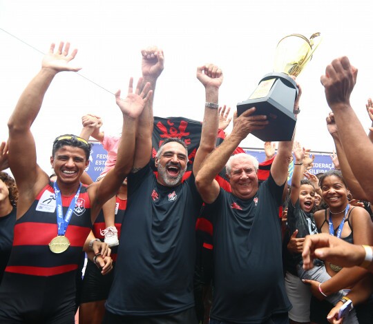 Dia de festa! Campeão antecipado, FlaRemo levanta troféu do Estadual de Remo